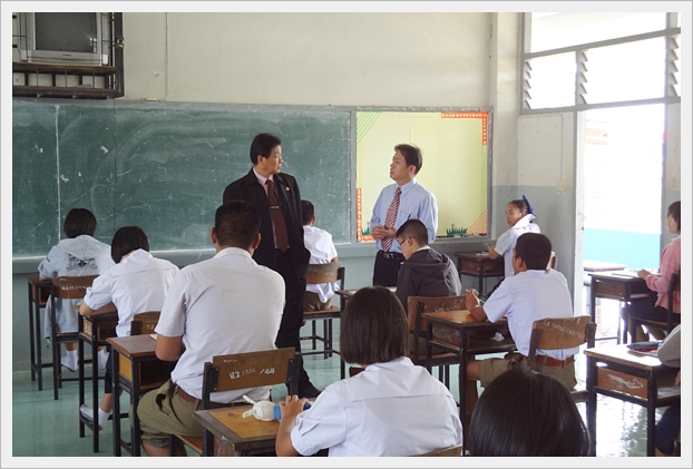 ตรวจเยี่ยมการสอบ O-NET - 02