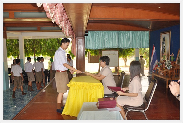 มอบประกาศนียบัตร 54 - 09